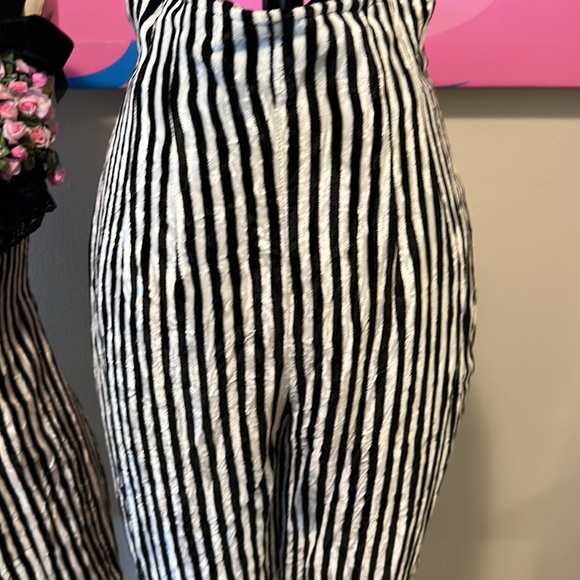 IDOL Black White Striped Velvet Corset Top and Pants Set - Picture 3 of 14